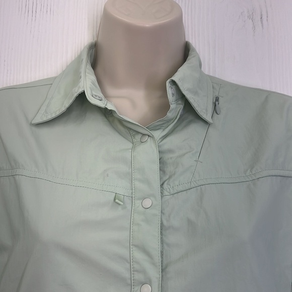Patagonia - Sol Patrol Mint Long Sleeve Collared Button Down Hidden Pocket Top 2 - Picture 3 of 15